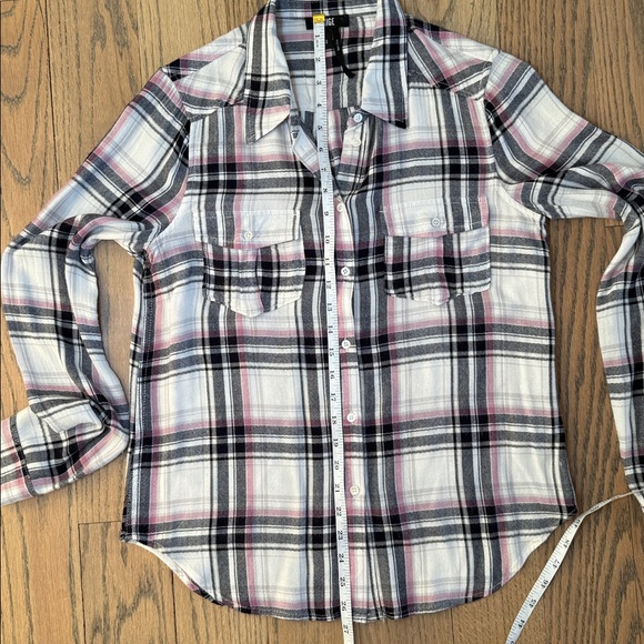 Paige Women’s Pink Black and White Thin Flannel Button Up Flannel Size Small - Picture 5 of 9